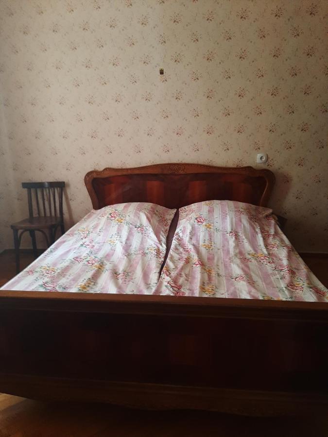 Hotel In Chiatura Bagian luar foto